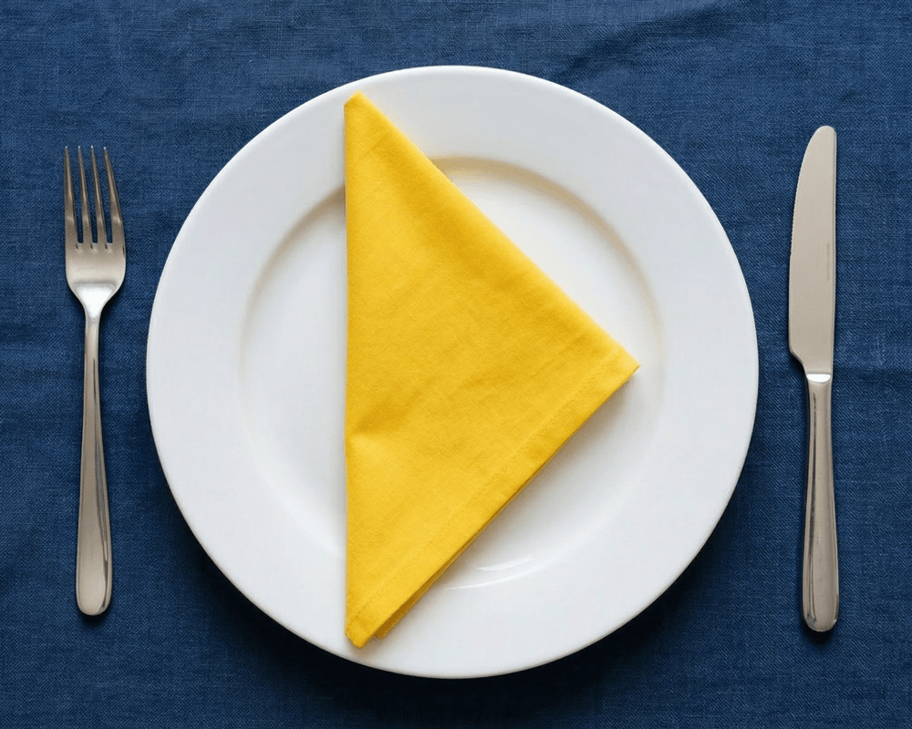 Place setting with a napkin