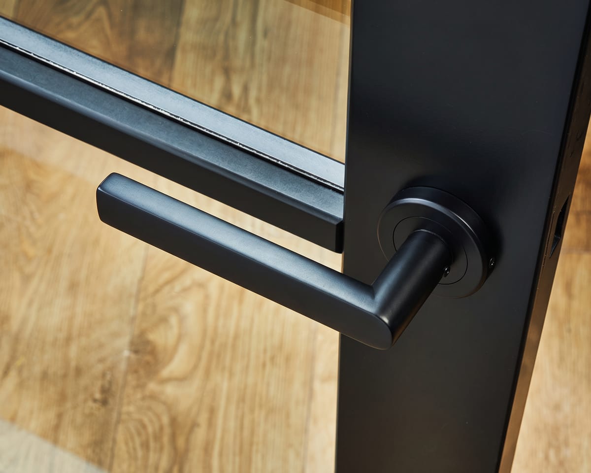 Edge Black Internal Door Handle On Round Rose