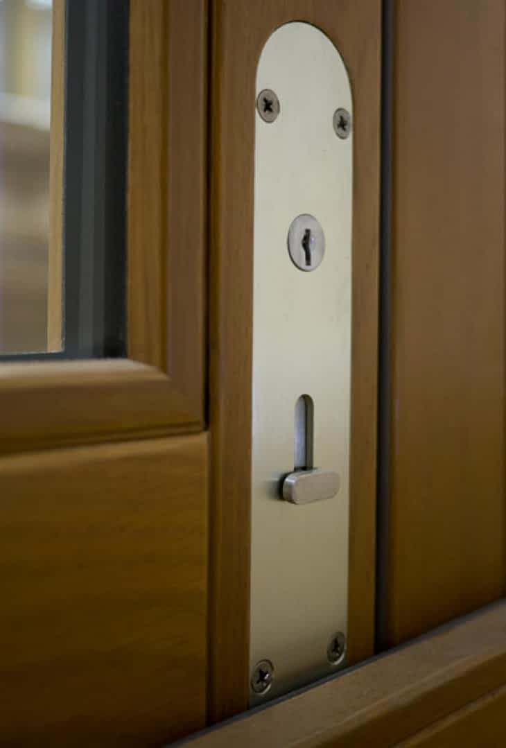 bifold door shootbolt