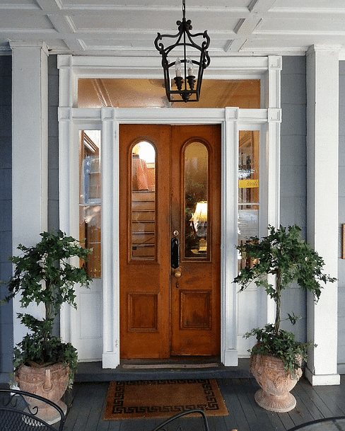 front_door___Looks_welcoming__doesn_t_it____liz_west___Flickr