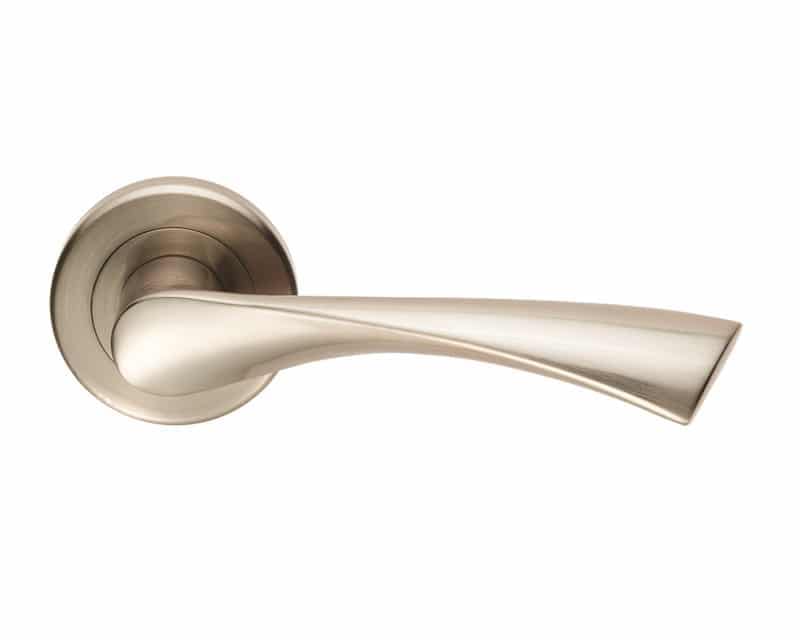 Venti Satin Nickel Internal Door Handle On Round Rose Venti Satin Nickel Internal Door Handle On Round Rose